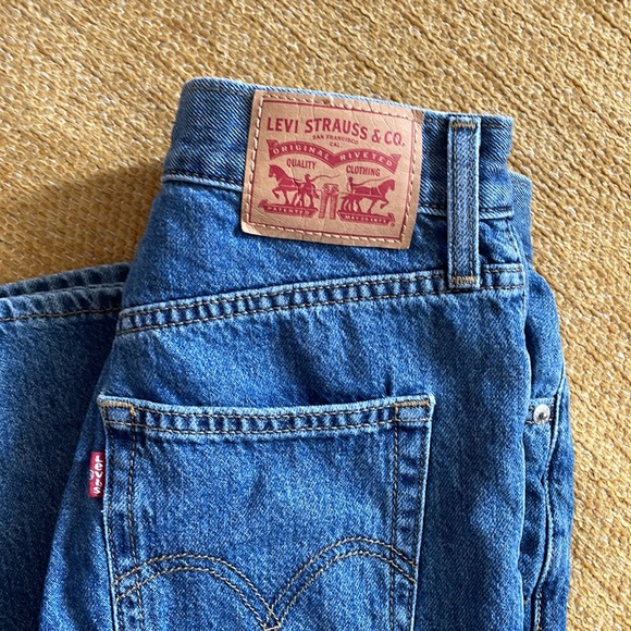 Levi’s super high waist straight leg jean - Picture 2 of 3